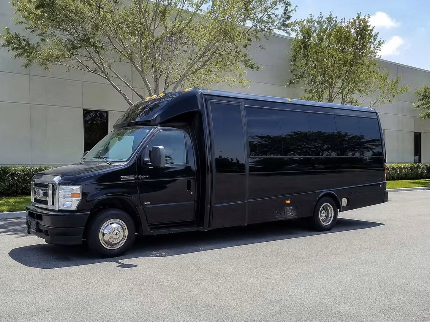 ankeny 18 passenger minibus rental