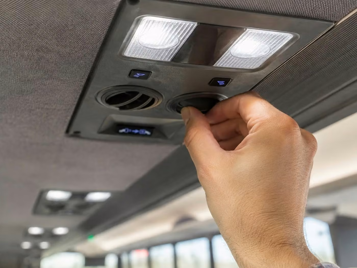 ankeny 20 passenger minibus air conditioning
