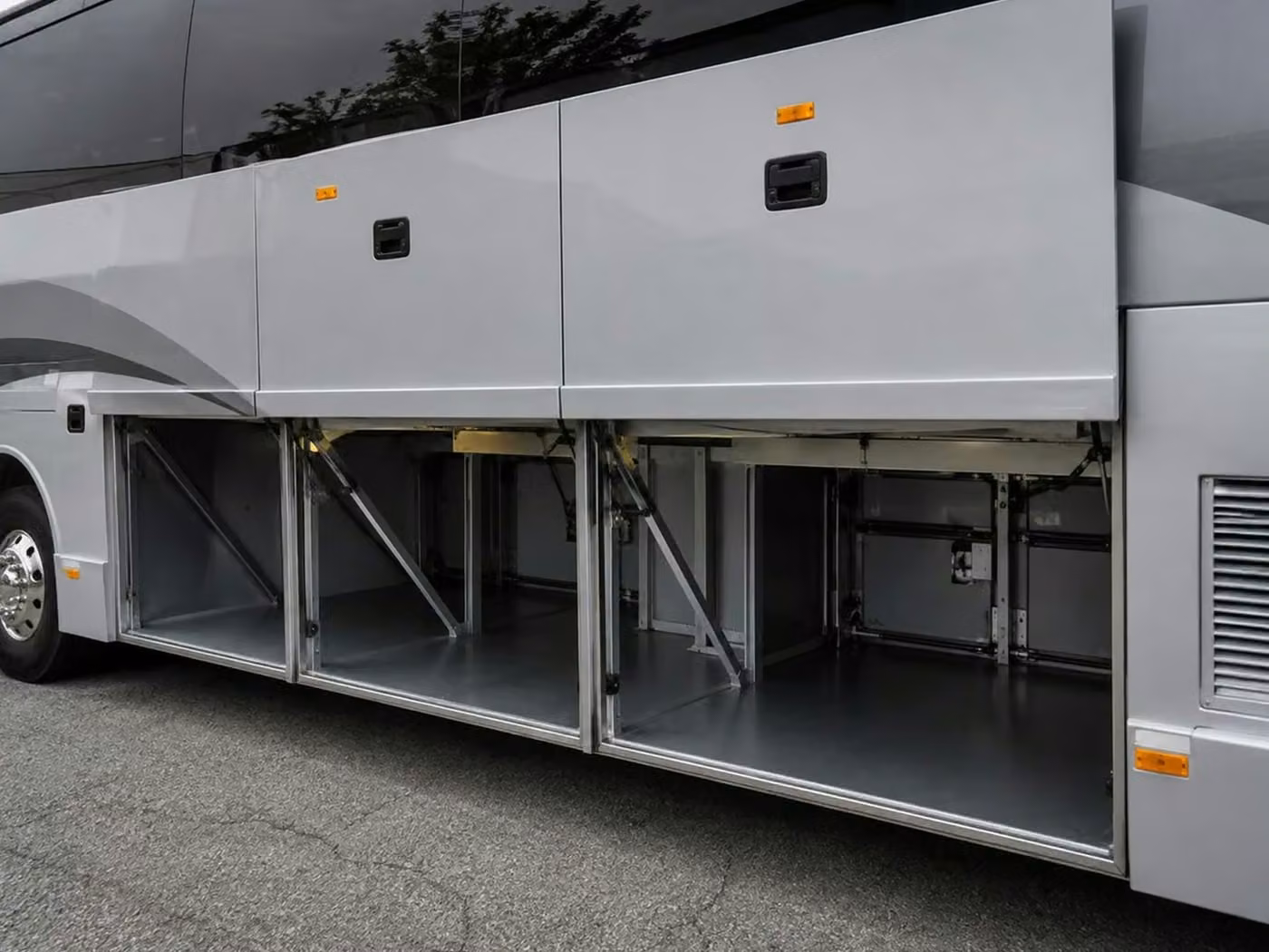 ankeny 56 passenger charter bus luggage bays