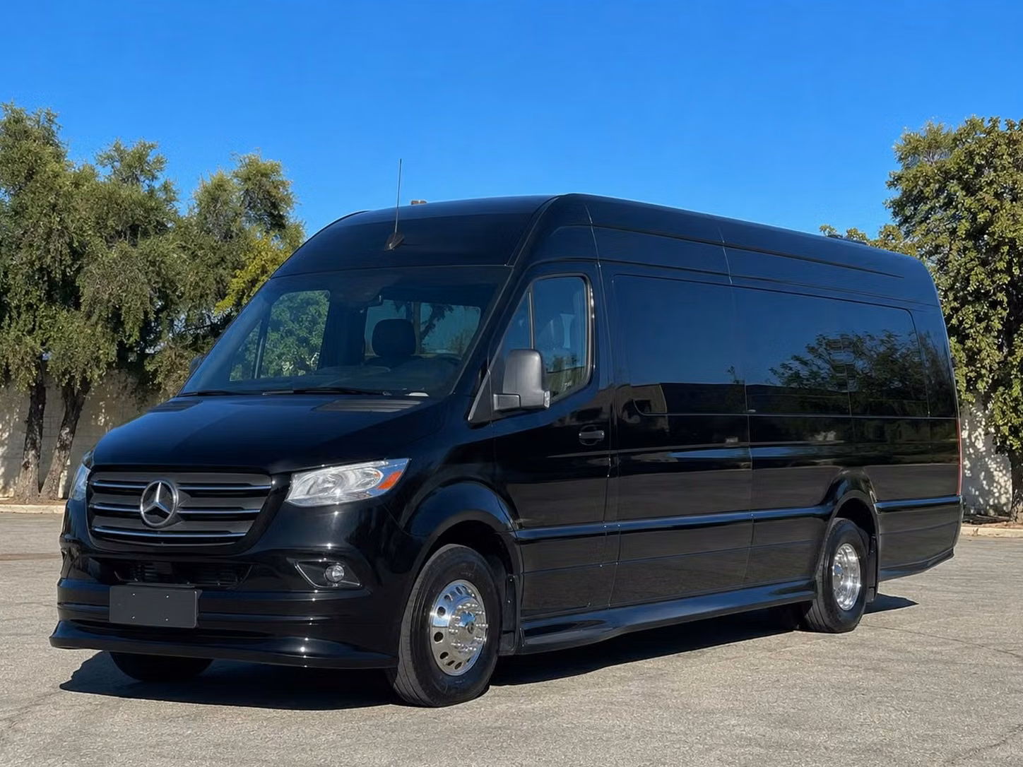 ankeny charter buses minibuses party buses and sprinter vans in ankeny