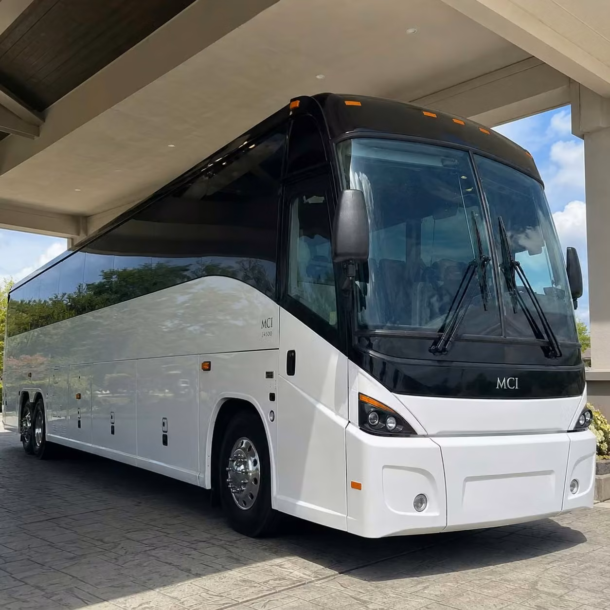ankeny exclusive private shuttles for vips and high ranking officers