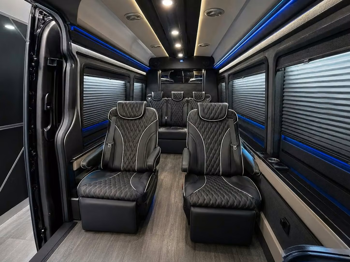 ankeny tour buses for long layovers in ankeny